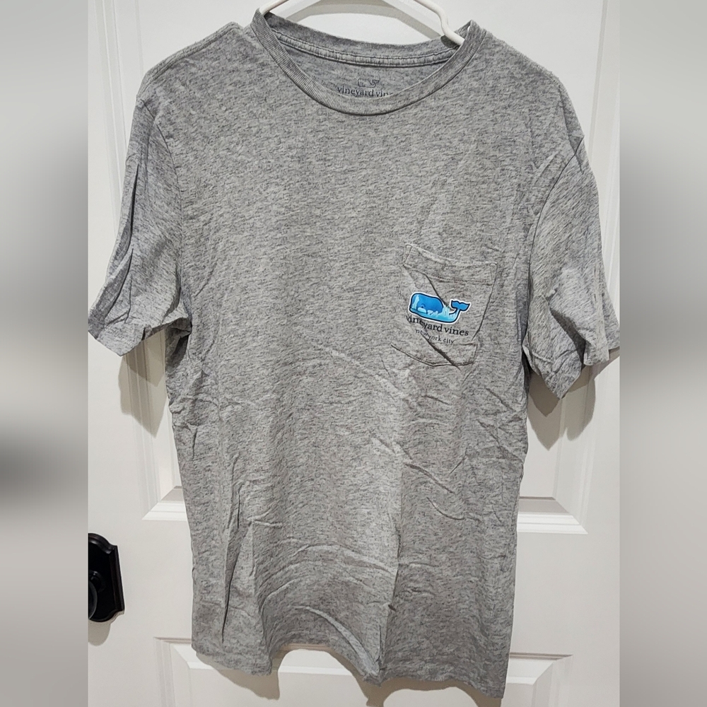 Vineyard Vines Gray Short Sleeve Tee NYC theme
